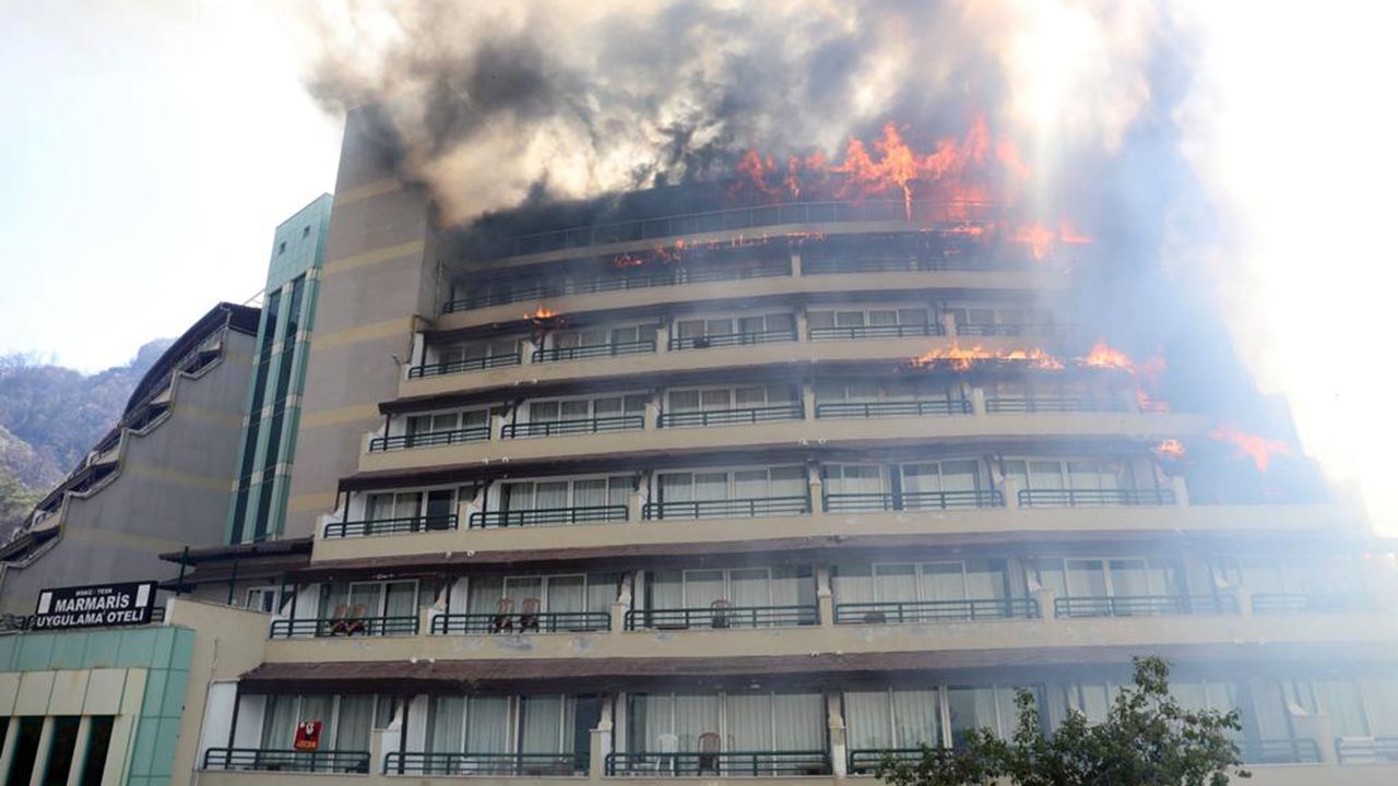 Yürek burkan fotoğraflar! Geriye enkaz kaldı