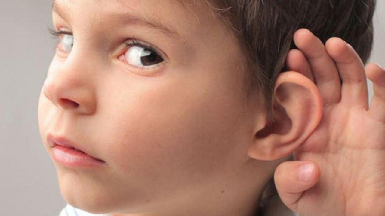 Orta kulakta sıvı birikimi işitme azlığına neden olabilir