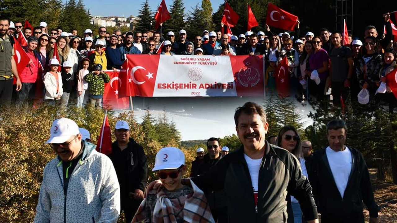 Ellerinde Türk bayrakları ile Eskişehir Kent Ormanı'nda yürüdüler!