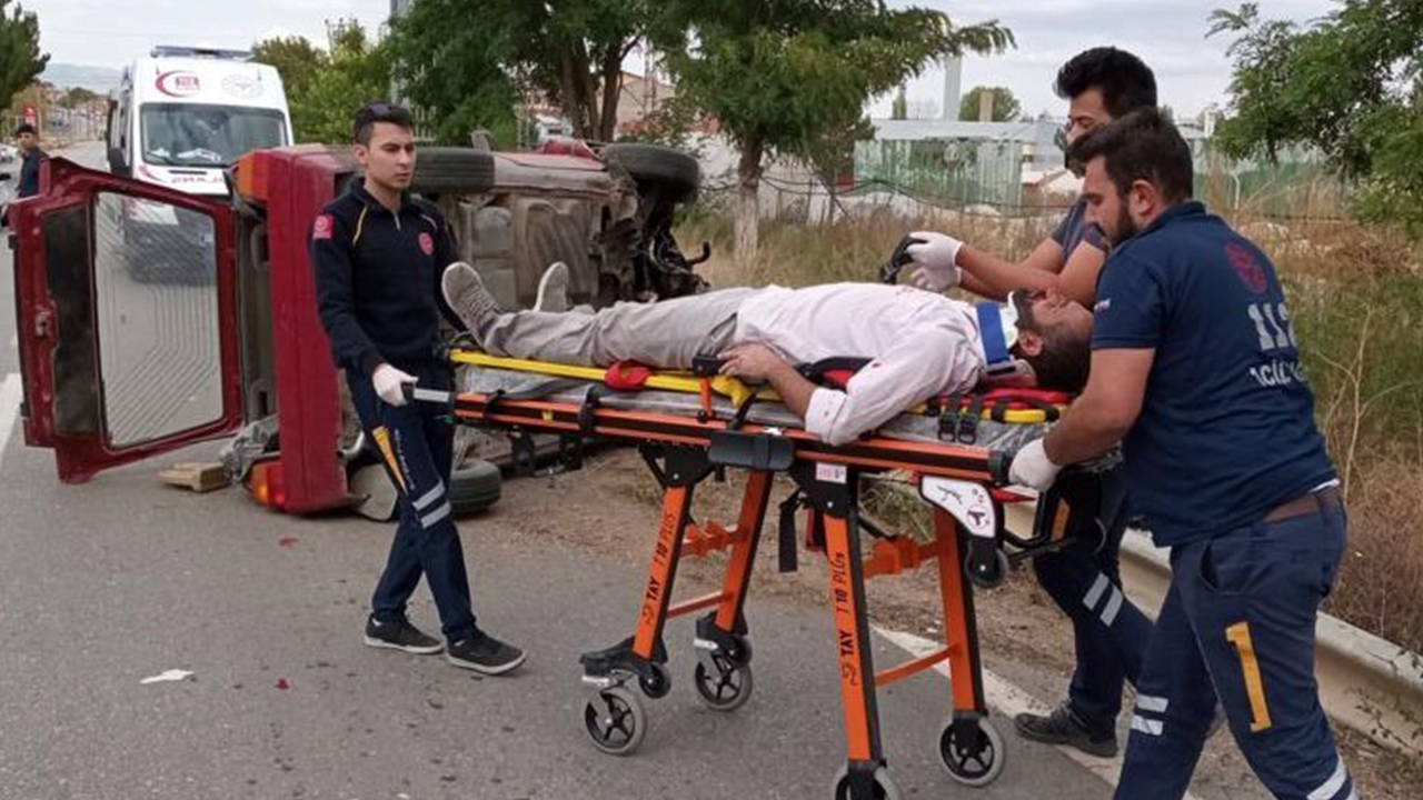 Eskişehir’de sürücü direksiyon hakimiyetini kaybetti: Otomobil devrildi