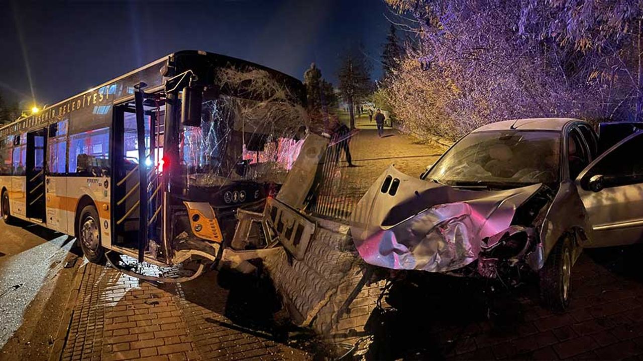 Eskişehir'de halk otobüsü kaza yaptı; Yaralılar var!