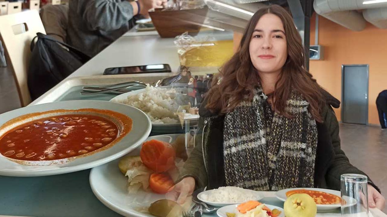 Eskişehir'de her gün 20 bin öğrenci 5 liraya 3 kap yemek yiyor!
