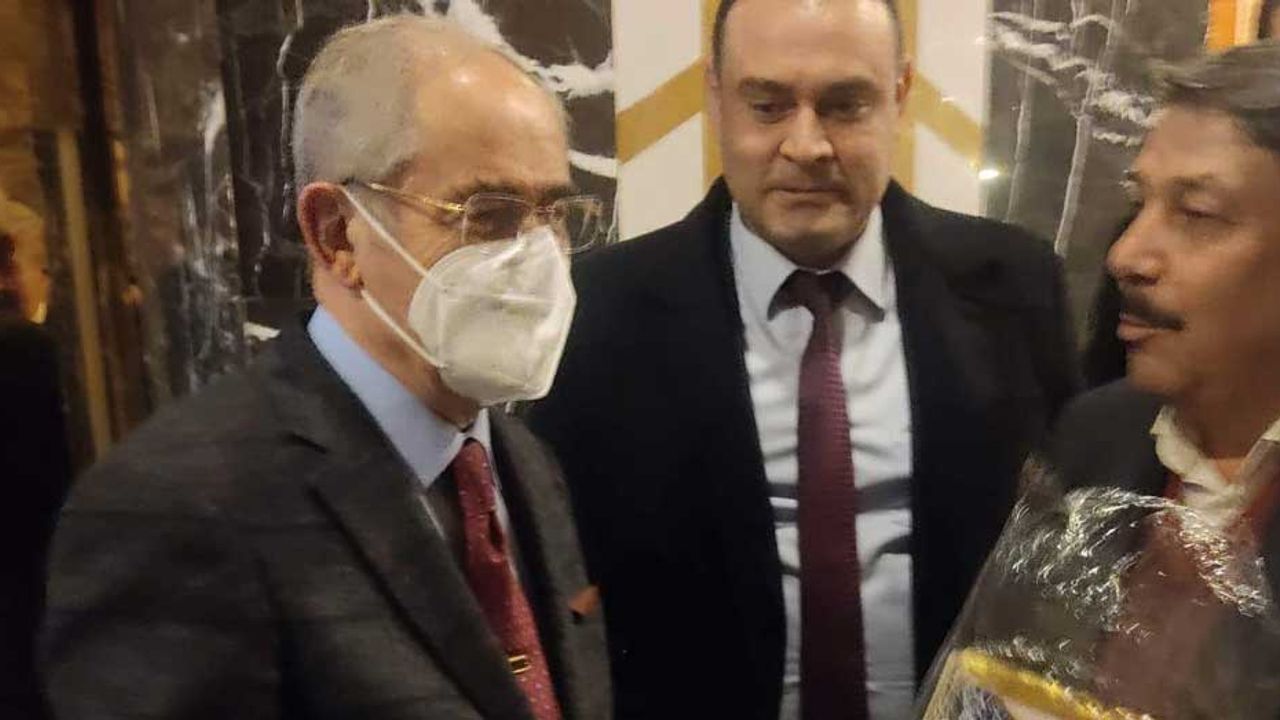 Eskişehir Büyükşehir Belediye Başkanı Yılmaz Büyükerşen Konya'ya gitti