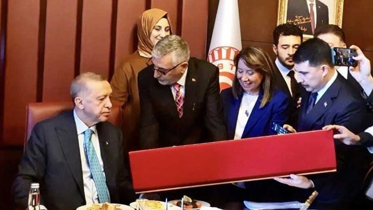 İnönü Belediye Başkanından Cumhurbaşkanı Erdoğan’a anlamlı hediye