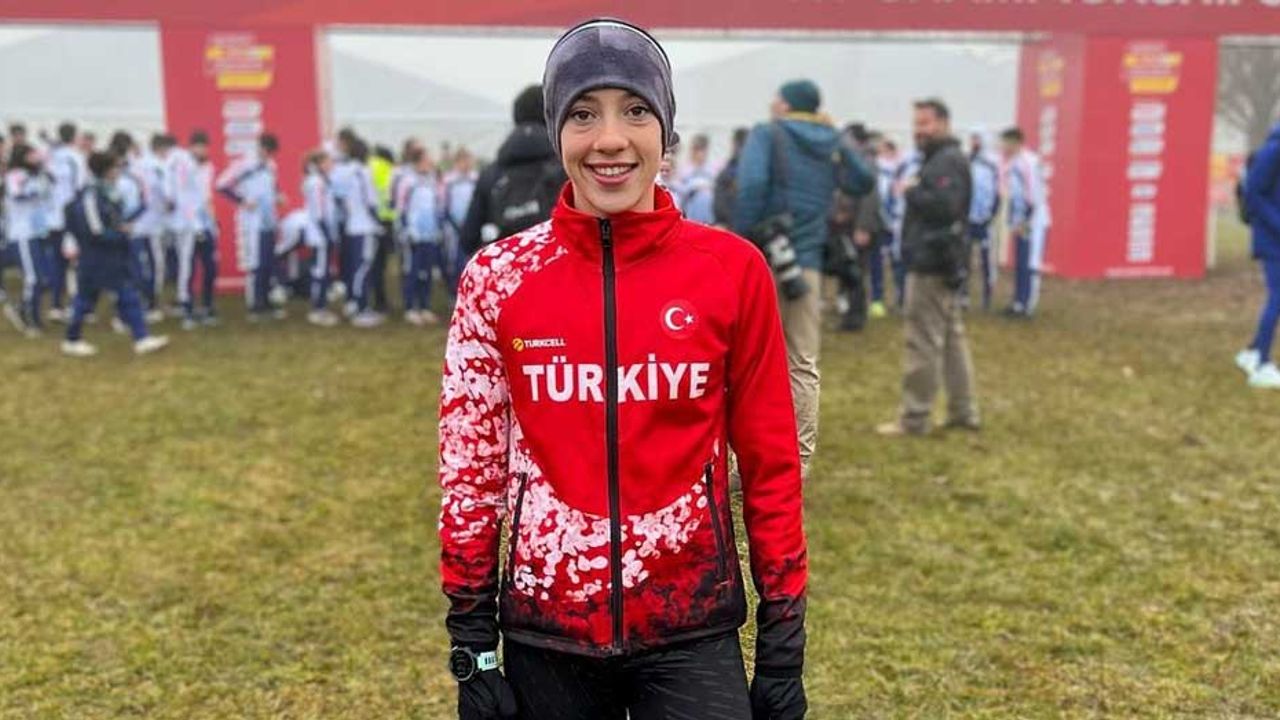 Eskişehirli milli atlet Ayça Fidanoğlu Türkiye rekoru kırdı