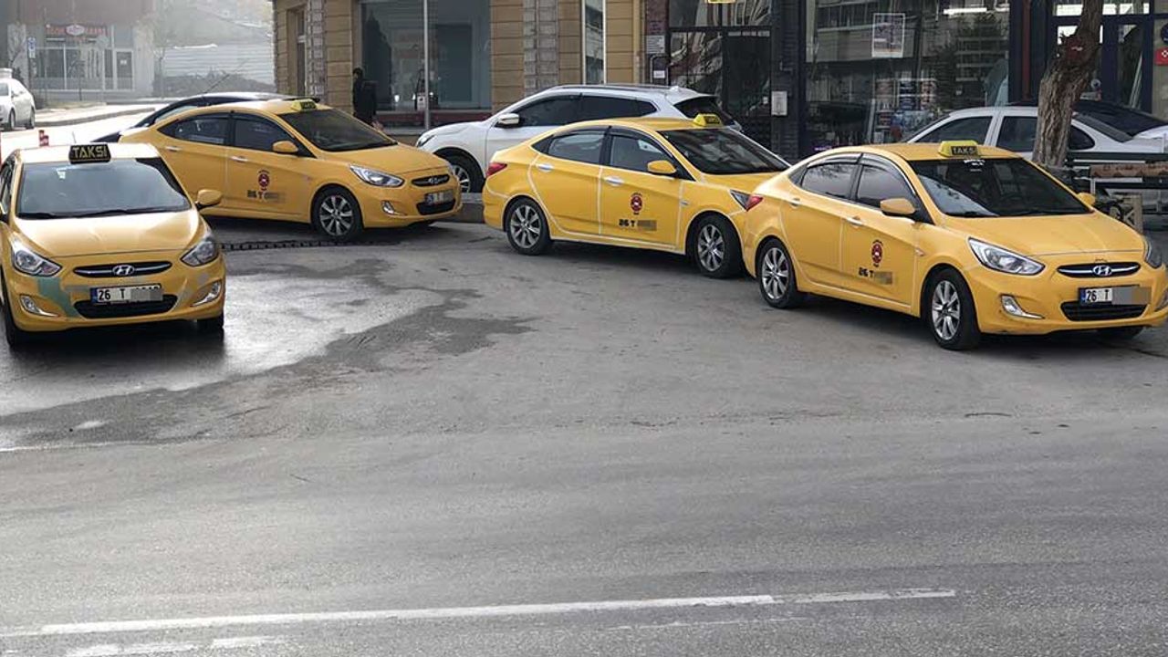Eskişehir'de yılın ilk gününde taksiler boş kaldı