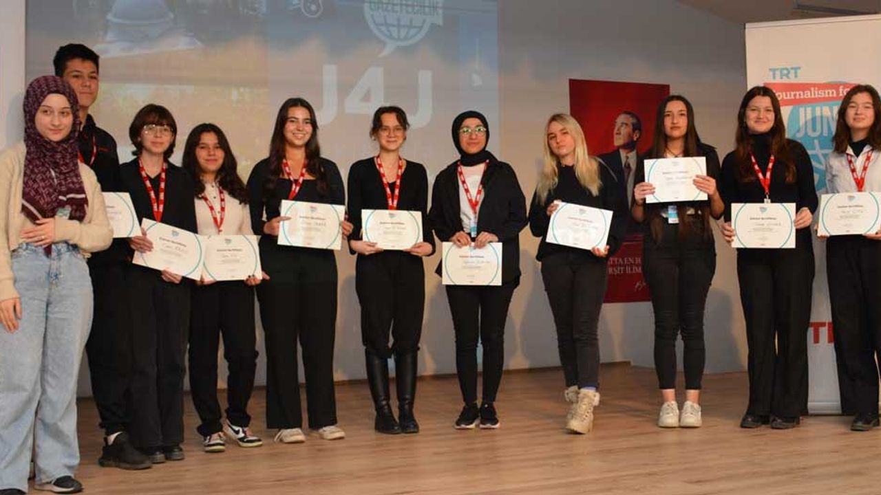 Eskişehir'de 2 bin 700 öğrenci sertifika heyecanı yaşadı