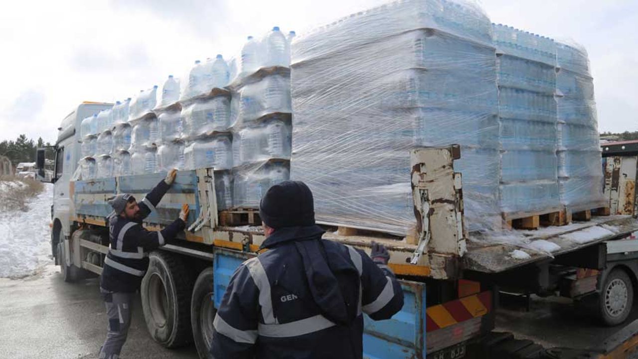Eskişehir'den deprem bölgesine içme suyu yardımı