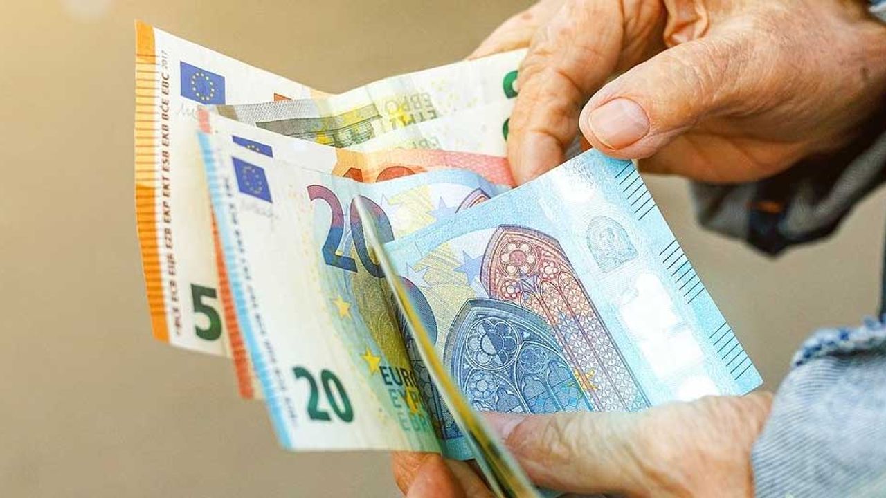 Dolar ve Euro ne kadar oldu? Güncel döviz kurları (15 Şubat 2023)
