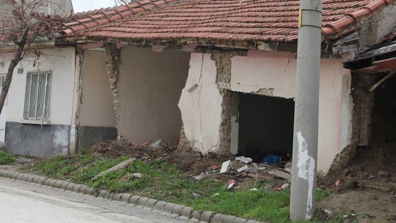 Eskişehir’de eski bina ve gecekondular korkutuyor