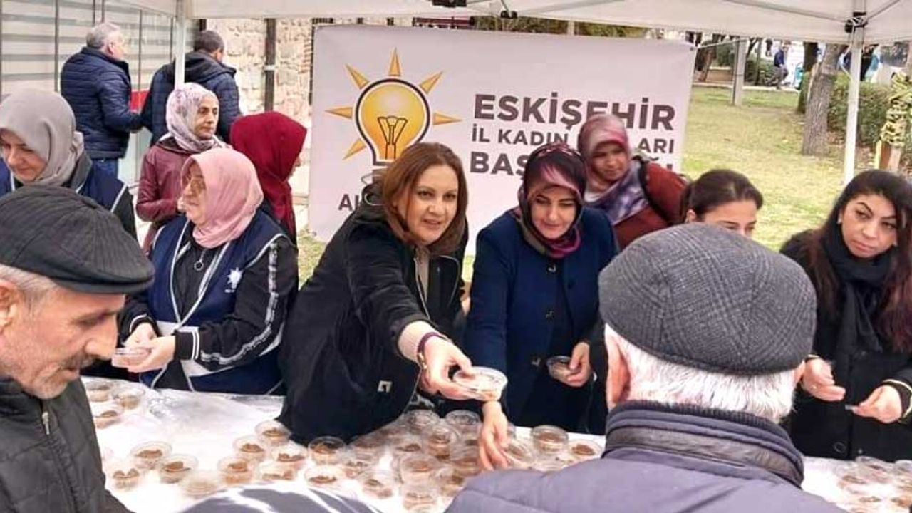AK Parti Eskişehir İl Kadın Kolları depremde hayatını kaybedenler için mevlit okuttu
