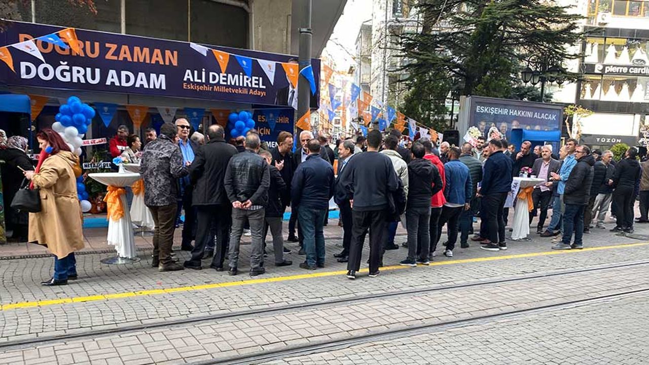 AK Parti Doktorlar Caddesine seçim ofisi açtı