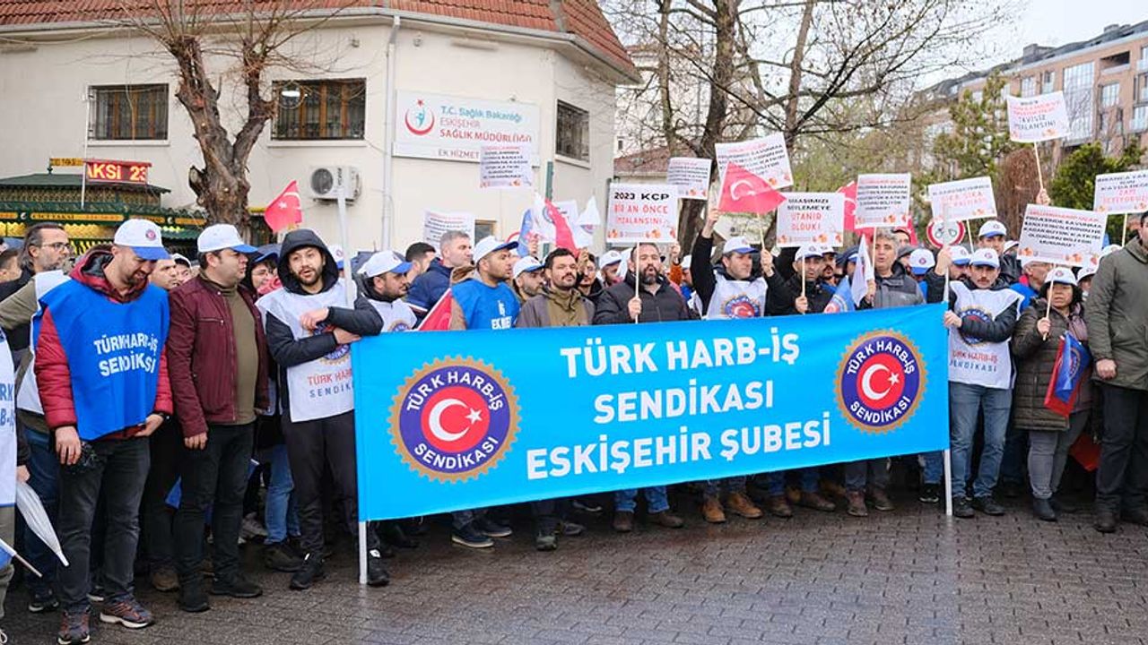 Eskişehir'de işçiler eylem yaptı; "Maaşlarımızı söylemeye utanır olduk"