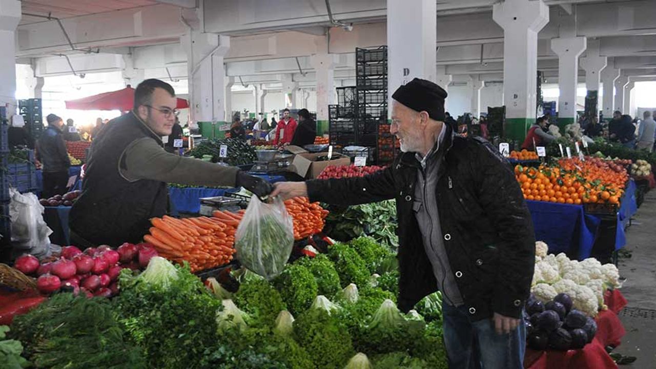 Eskişehir'deki pazarcılar dertli; "Para kazanamıyoruz"