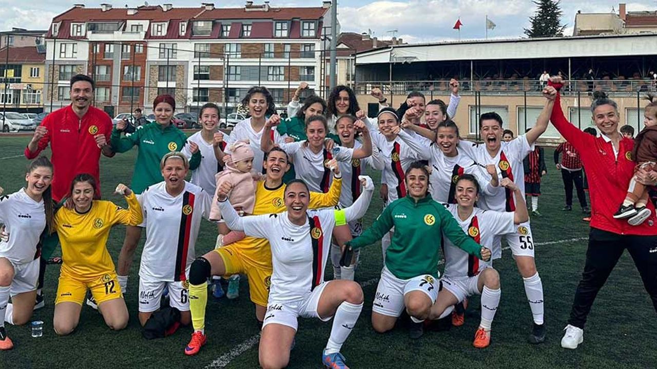 Eskişehirspor Kadın Futbol Takımı farka koştu!