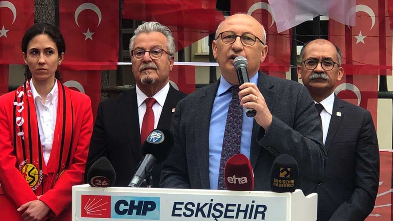 Utku Çakırözer: "Kemal Kılıçdaroğlu’nu 14 Mayıs gecesi hep birlikte oturtacağız"