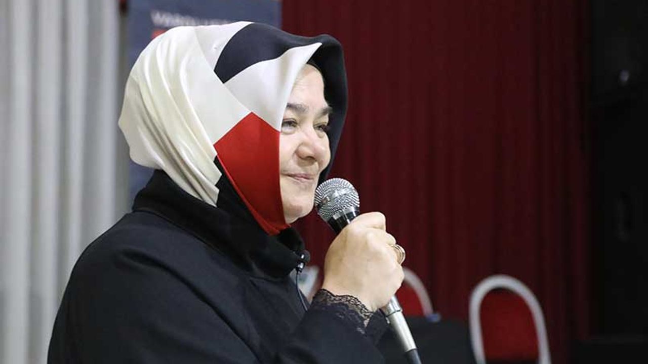 Ayşen Gürcan: “Cumhurbaşkanımız tüm İslam âleminin hakkını savunuyor”