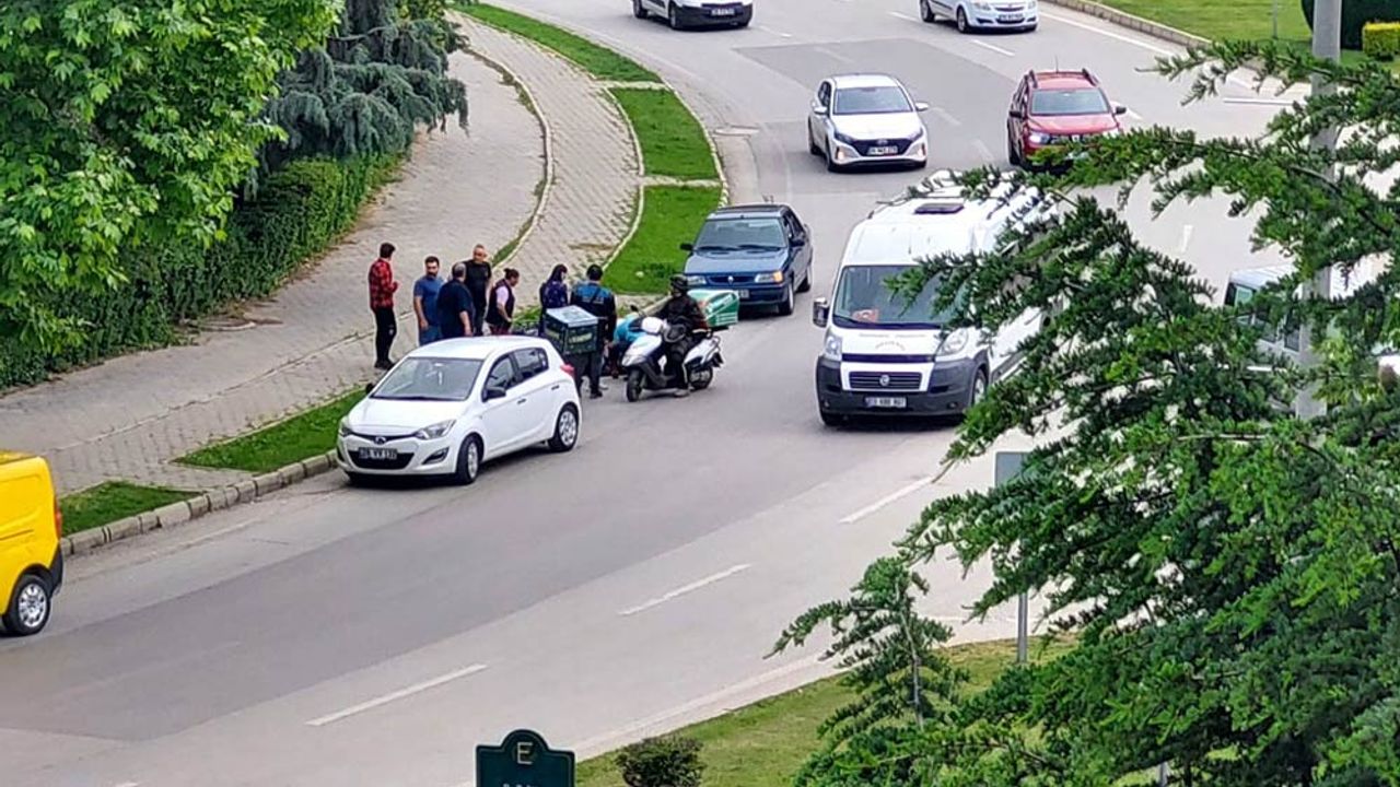 Eskişehir'de motosiklet kazası; Otomobile çarptı!