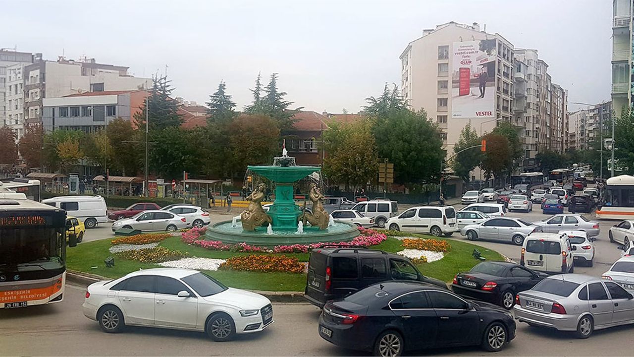 Eskişehir'de trafik çilesi artarak büyüyor!
