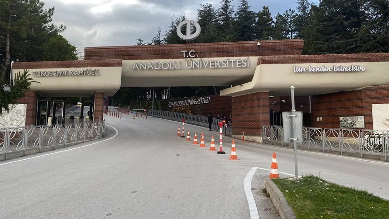 Anadolu Üniversitesi müjdeli haberi duyurdu!