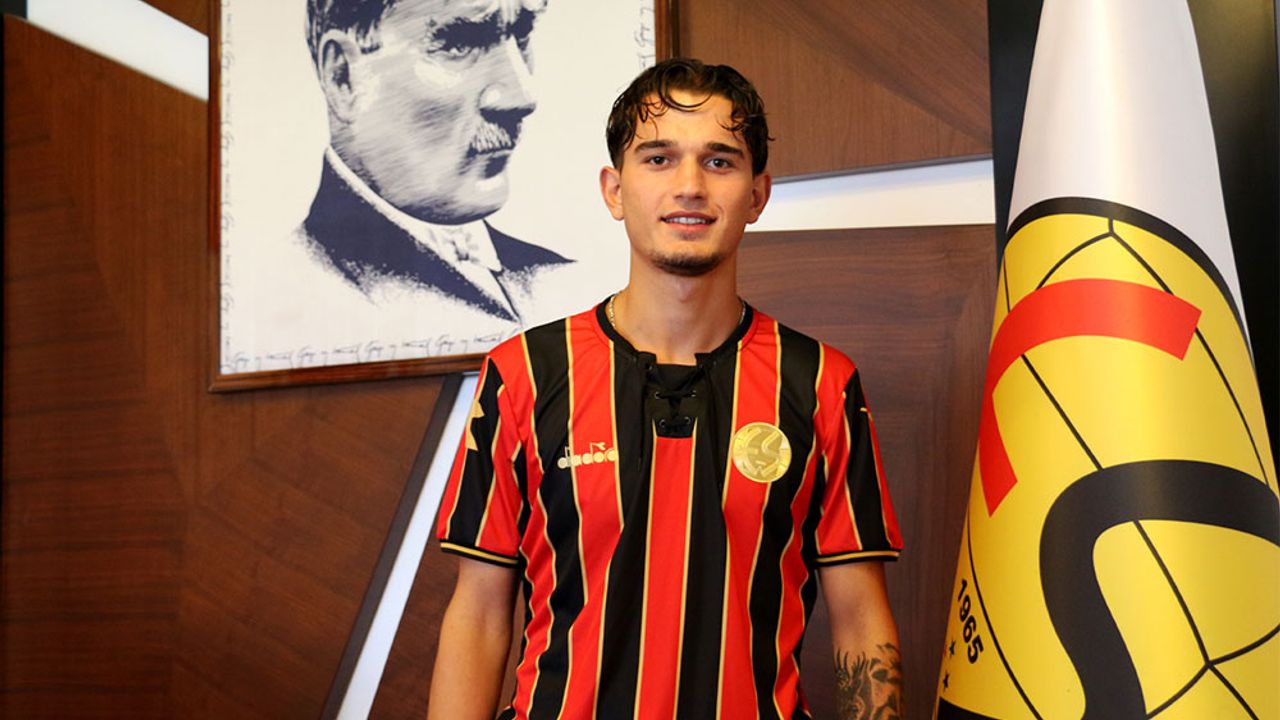 21 yaşındaki yetenekli orta saha oyuncusu Eskişehirspor'da!