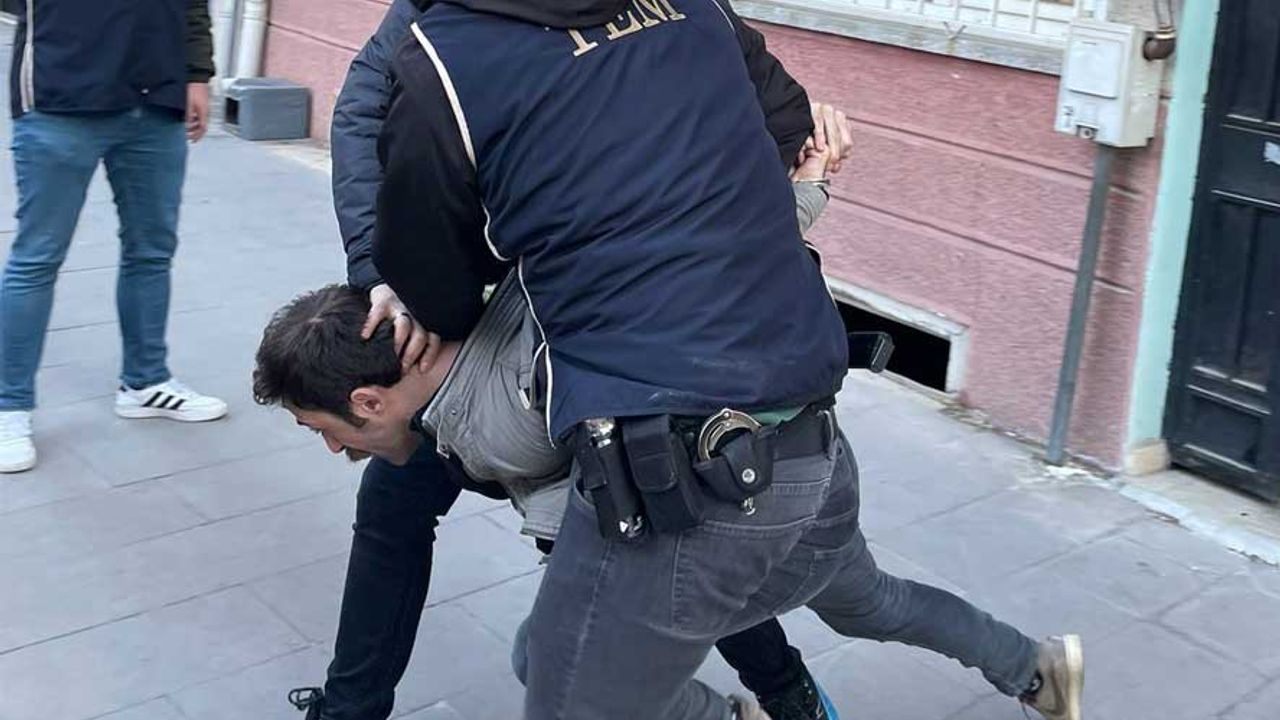 Eskişehir'de sosyal medyadan terör propagandası yapan milletvekili adayı yakalandı!