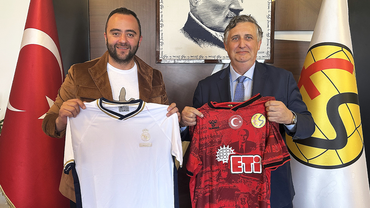 Real Madrid Vakfı'ndan Eskişehirspor’a Ziyaret Formalar Takas Edildi