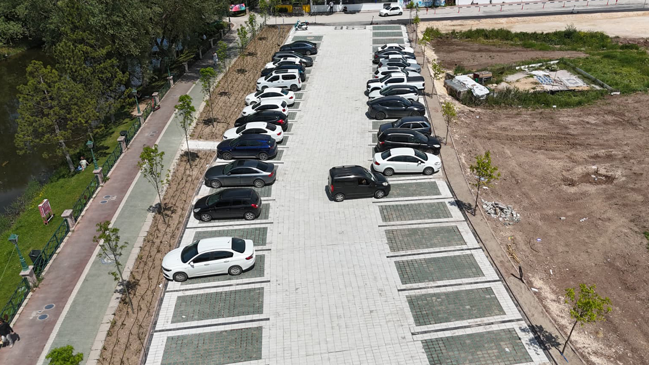 Eskişehir'de Bir Ücretsiz Otopark Daha Hizmete Girdi!