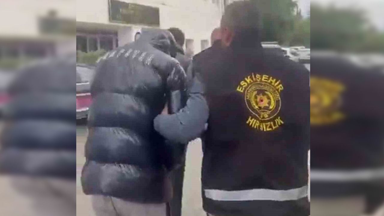 Eskişehir'de Hırsızlık Şüphelileri Polisten Kaçamadı!