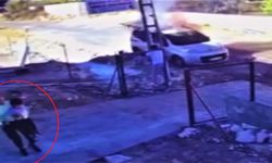 Annenin dikkati... Dumanı gördü, yanan araçtan oğlunu kurtardı