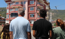 Gurbetçi aileye şok! Evlerini uzaktan izliyorlar