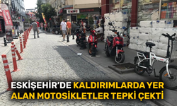 Eskişehir’de kaldırımlarda yer alan motosikletler tepki çekti