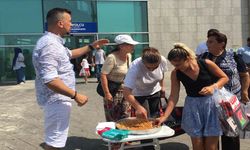 Kazandığı primlerle sınırda Gürcülere tatlı ikram etti