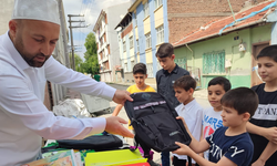 Eskişehir’deki hayırsever imam takdir toplamaya devam ediyor