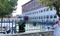 Eskişehir’deki okul bahçeleri velilerle doldu