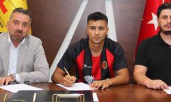 Eskişehirspor'da 3 genç futbolcu ile sözleşme imzalandı