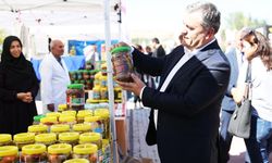 Hünerlerini sergileyip turşuyu kurdu; Çeyrek altını kaptı!