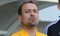 Eskişehirspor Teknik Direktörü Emre Özbayer'den açıklamalar; "Çalışsanız da engel olamıyorsunuz"