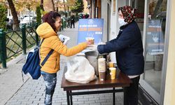 Eskişehir'de öğrencilere ücretsiz sıcak çorba ikram ediliyor