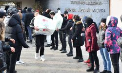 Eskişehir halkı deprem bölgesine 9 tır dolusu yardım daha ulaştırdı