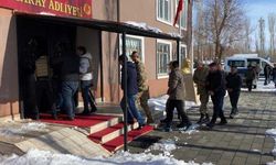Eskişehir'den Van'a giden 8 kişilik aileyi darp ettiler!