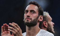Hakan Çalhanoğlu'ndan depremzedeler için 1 milyon liralık bağış desteği