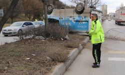 Eskişehir'de feci kaza; Takla atarak refüje çıktı!