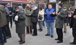 Eskişehir'de depremde ölenlerin hayrına lokma döktürdüler!