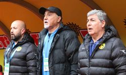 Eskişehirspor'da flaş ayrılık; Özcan Kızıltan ile yollar ayrıldı!