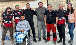 Eskişehir'den Hatay'a giderek tekerlekli sandalye dağıttılar