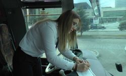 Uzun yol kaptanlığı yapan Burcu Özdemir takdir topluyor