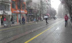 Eskişehir'de soğuk ve yağışlı hava bir süre daha sürecek