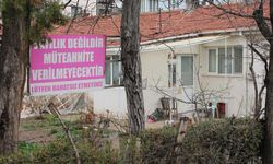 Eskişehir’de tuhaf afiş; Biz satmayacağına ikna olduk!