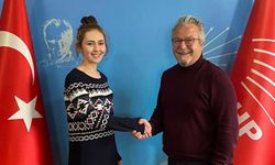 23 yaşındaki Dilara Özkaynar CHP'den Eskişehir milletvekili aday adayı oldu